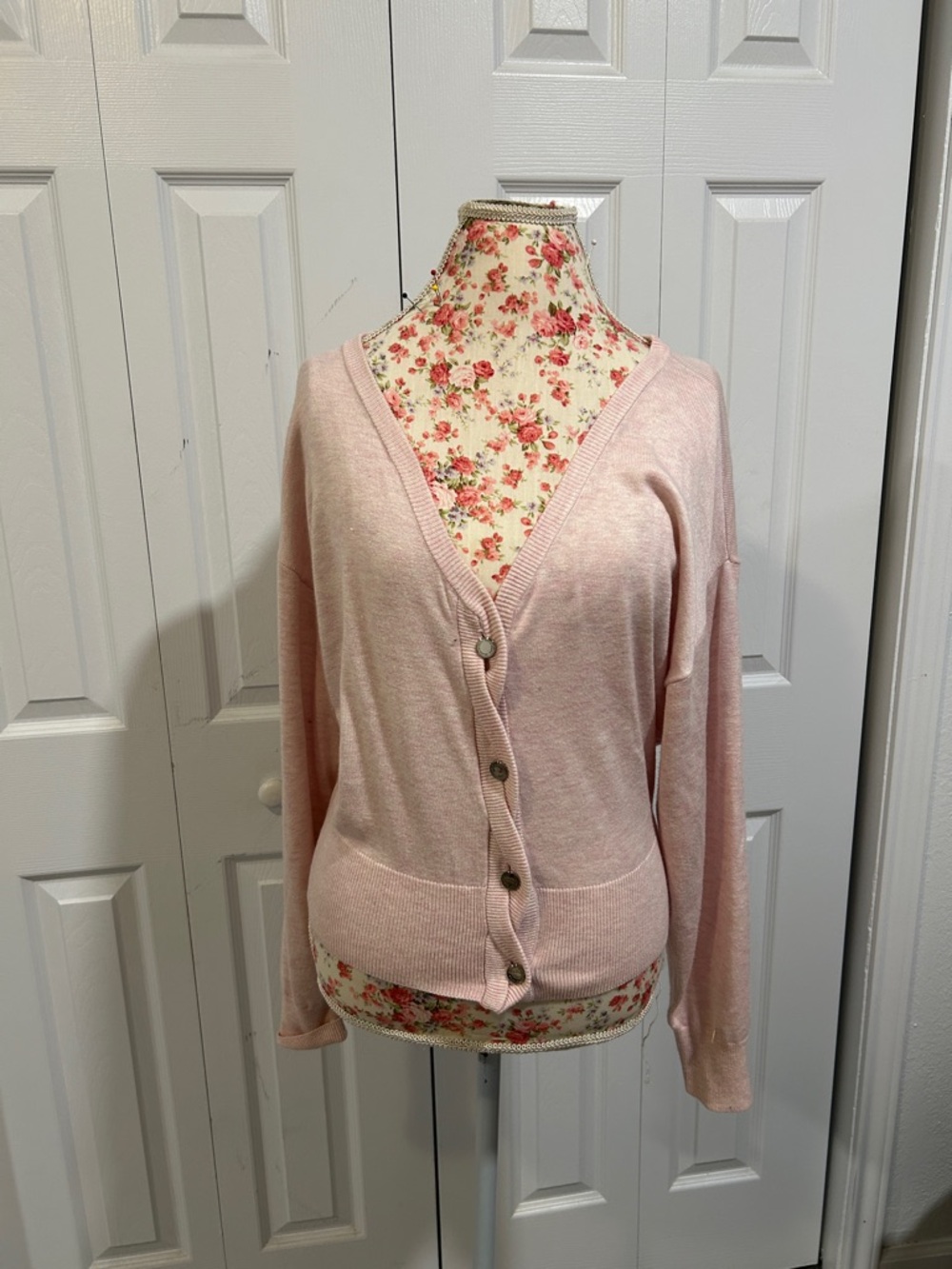 White House Black Market Light Pink V-Neck Button Cardigan